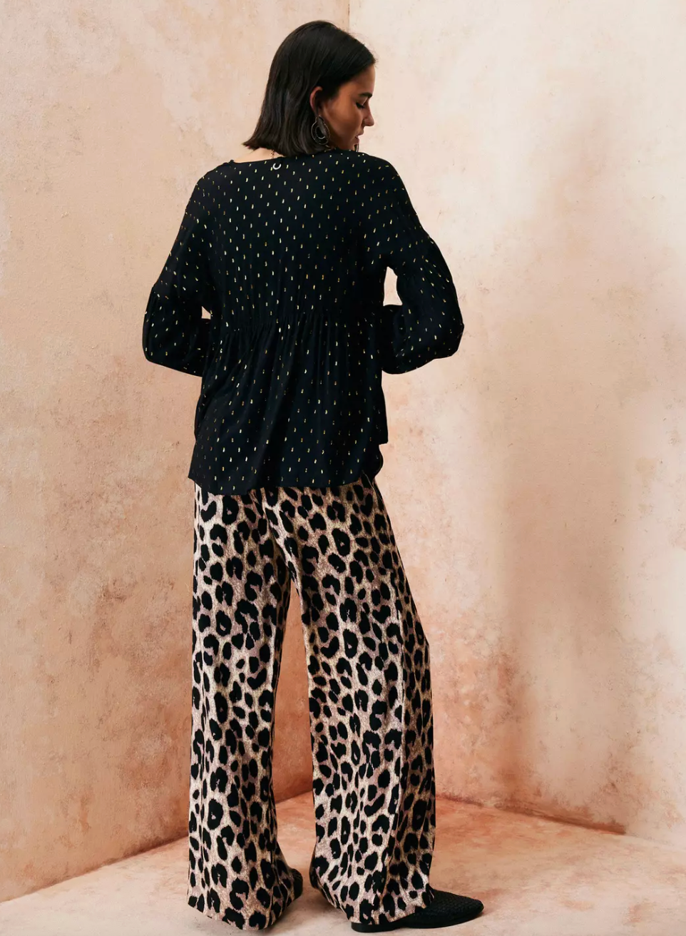 Blusa manga larga con lineas doradas Umbrale