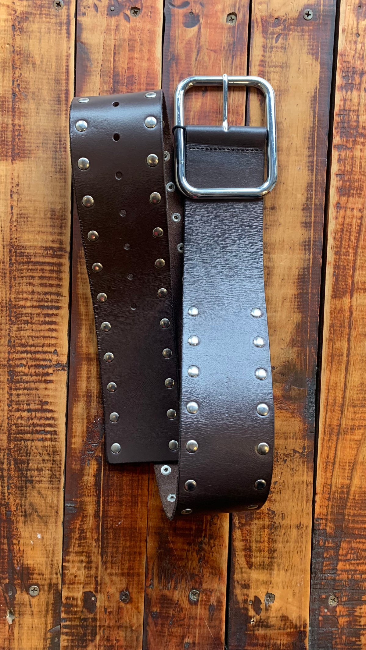 Cinturón cuero con tachas Umbrale