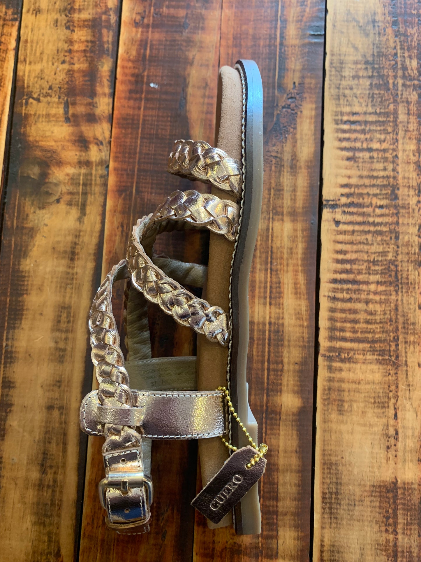 Sandalia metalizada Umbrale