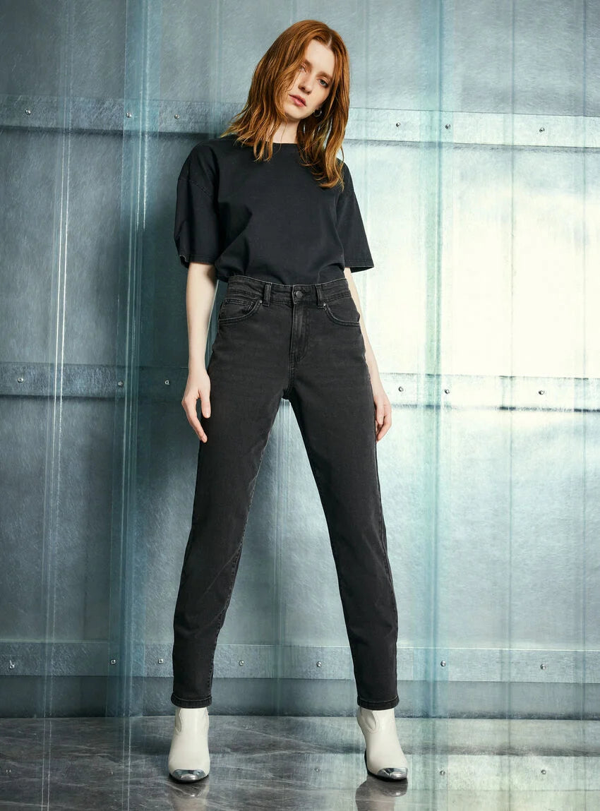 Mom Jeans Foster