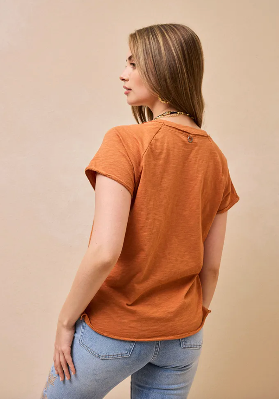 Polera básica cuello V - Umbrale