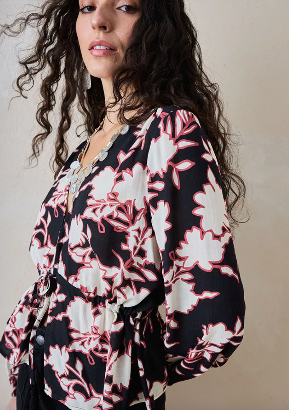 Blusa estampara flores manga larga Umbrale