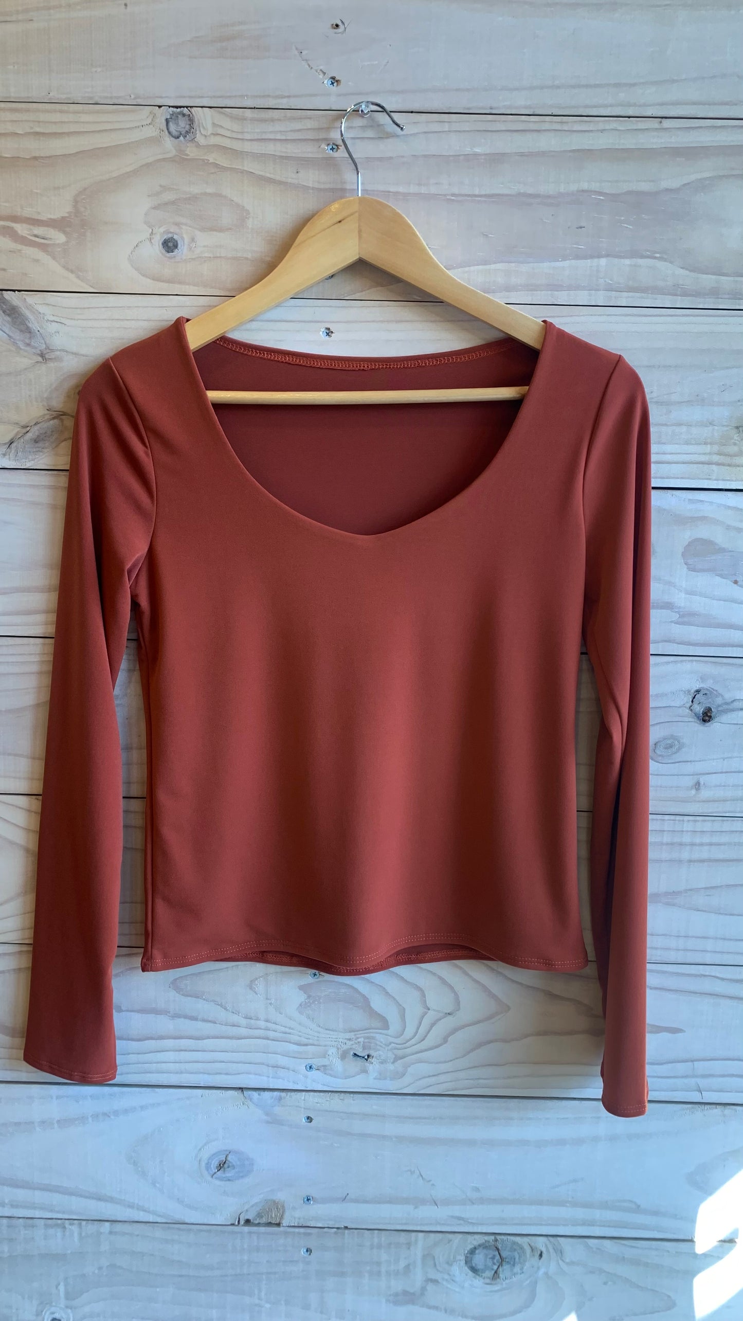Polera básica cuello redondo