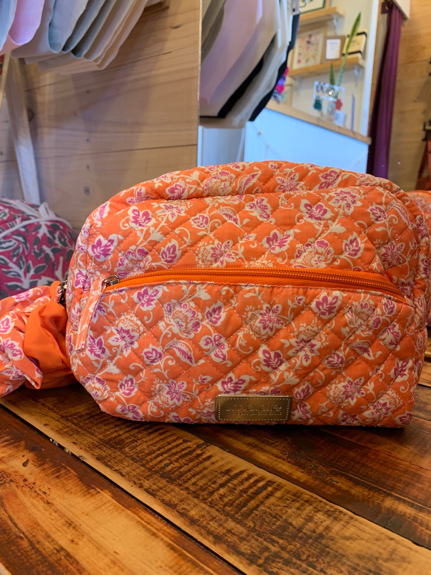 Cosmetiquero + 2 scrunchies Umbrale