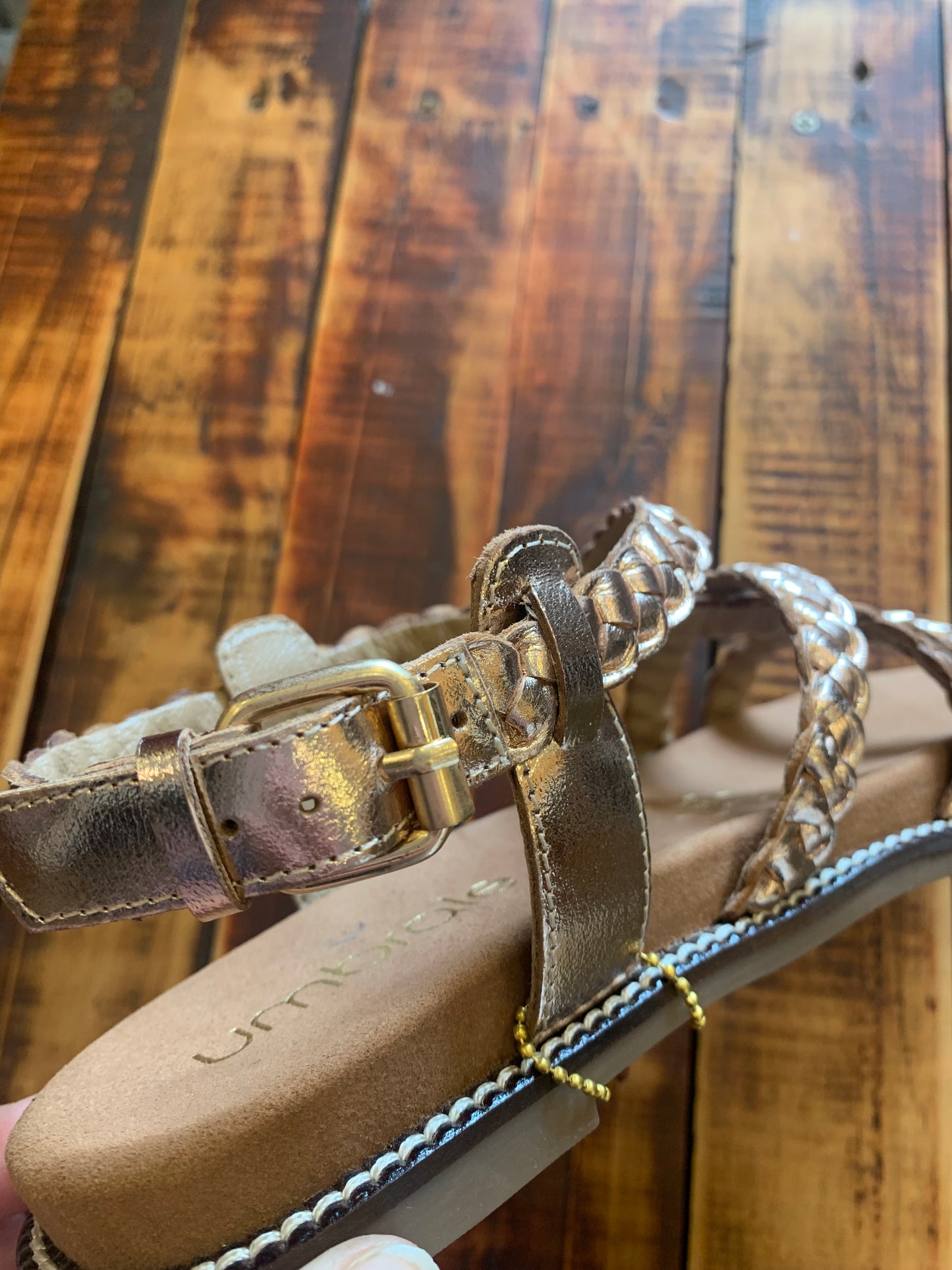 Sandalia metalizada Umbrale