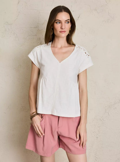 Polera cuello V con bordado Greenfield