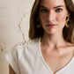 Polera cuello V con bordado Greenfield